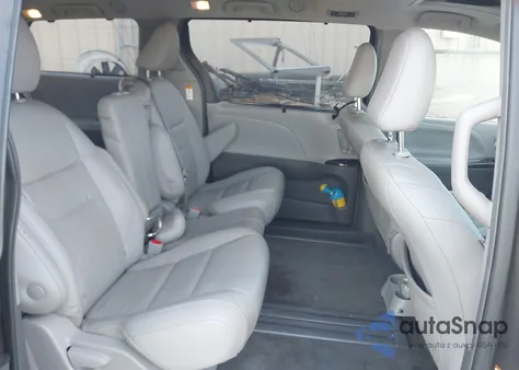 2018 Toyota Sienna Xle 8 Passenger z USA, uszkodzony, nr VIN 5TDYZ3DC8JS955965